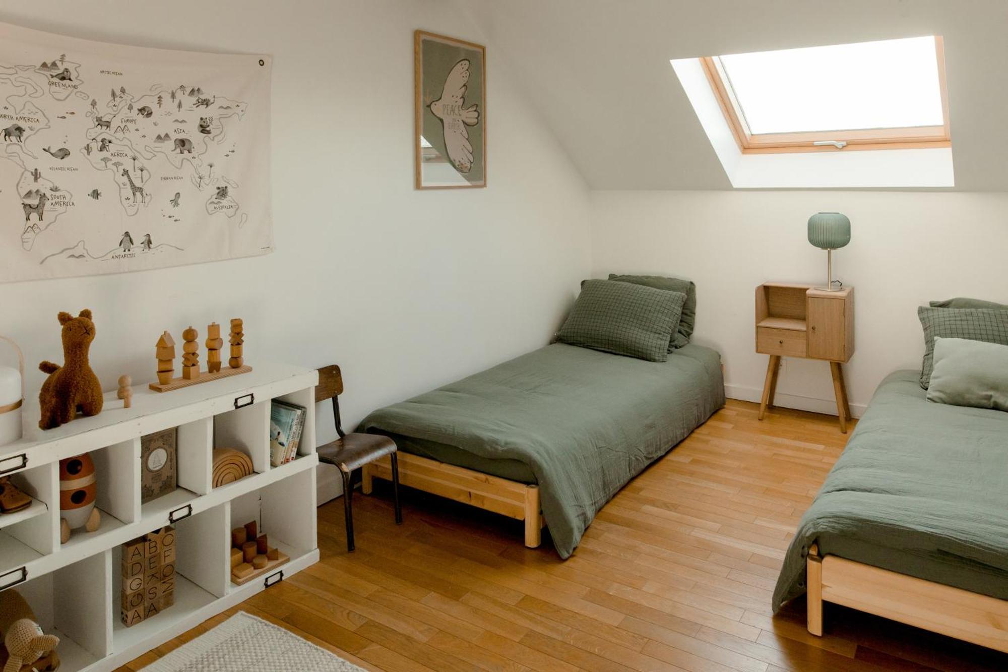 Logement Entier Ou A Partager Dans Maison Familiale A Rueil Malmaison, Proche De Paris La Defense エクステリア 写真