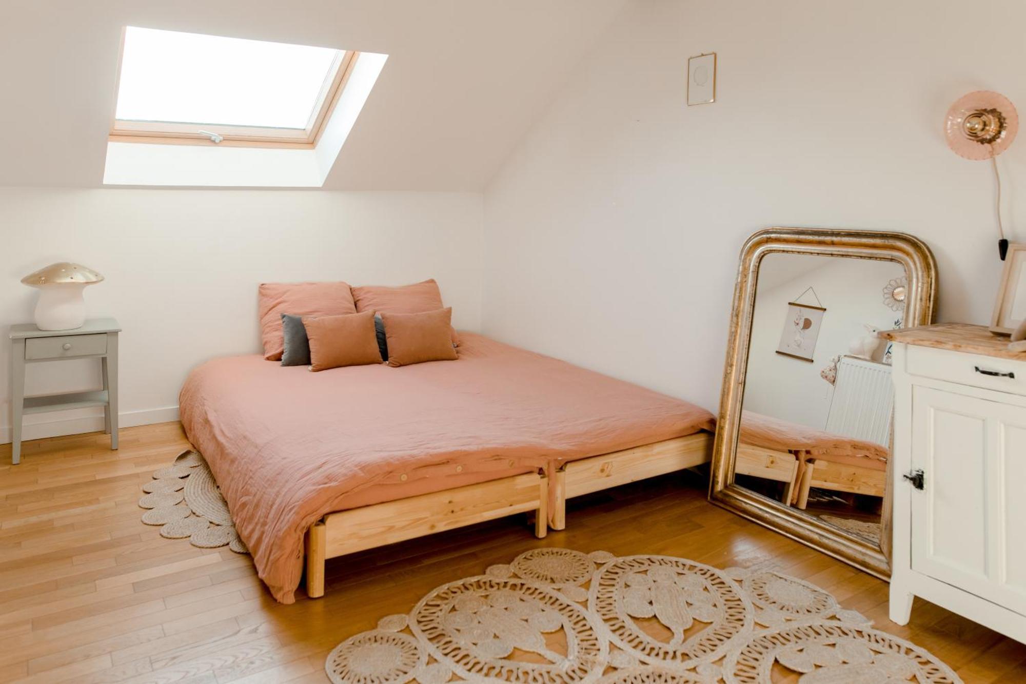 Logement Entier Ou A Partager Dans Maison Familiale A Rueil Malmaison, Proche De Paris La Defense エクステリア 写真