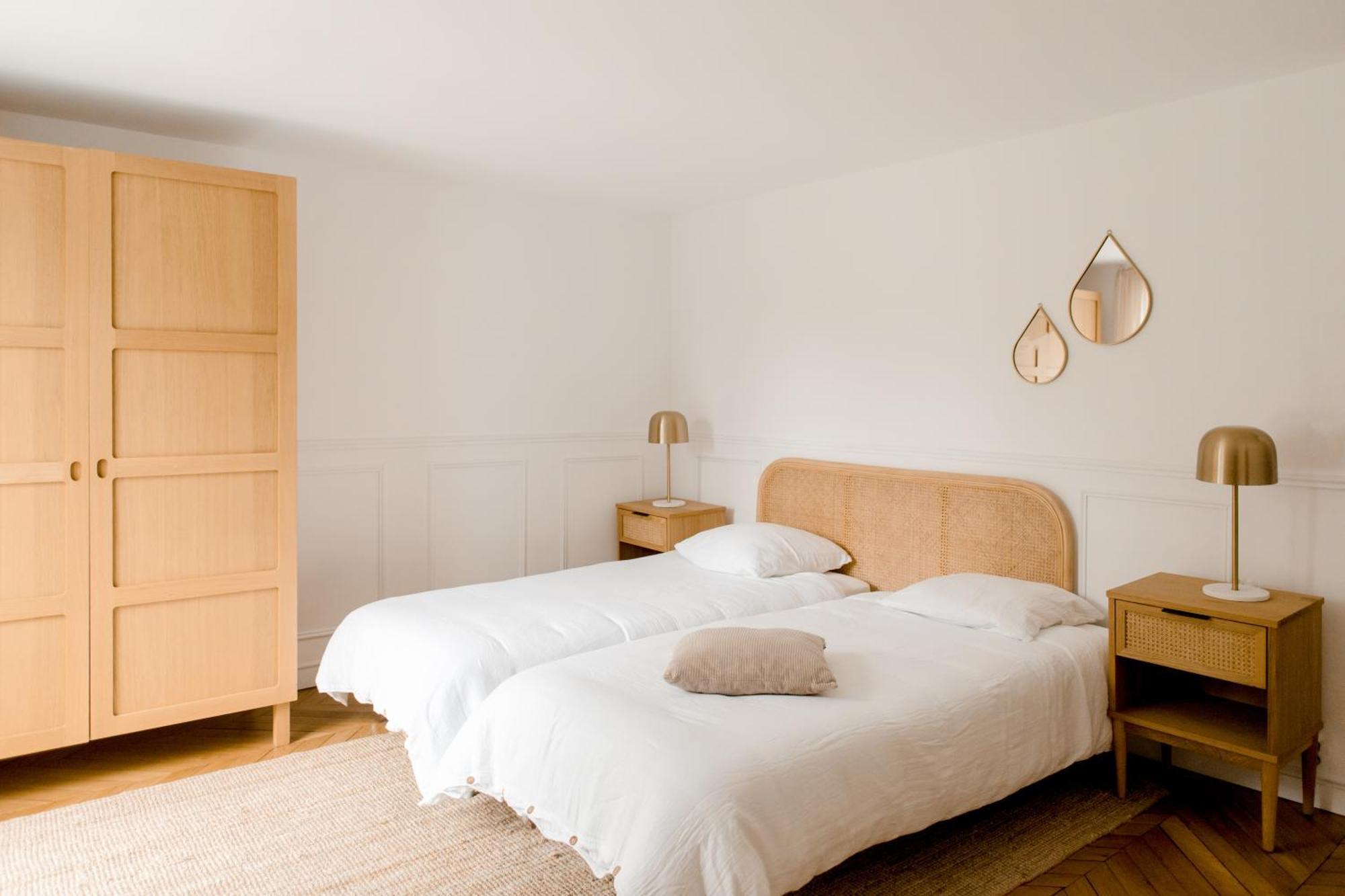 Logement Entier Ou A Partager Dans Maison Familiale A Rueil Malmaison, Proche De Paris La Defense エクステリア 写真